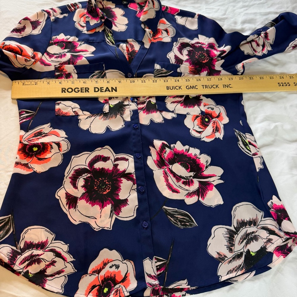 Express Floral Button-Down Bundle Shirt in Navy and Dusty Rose Work Office Chic - Picture 12 of 15